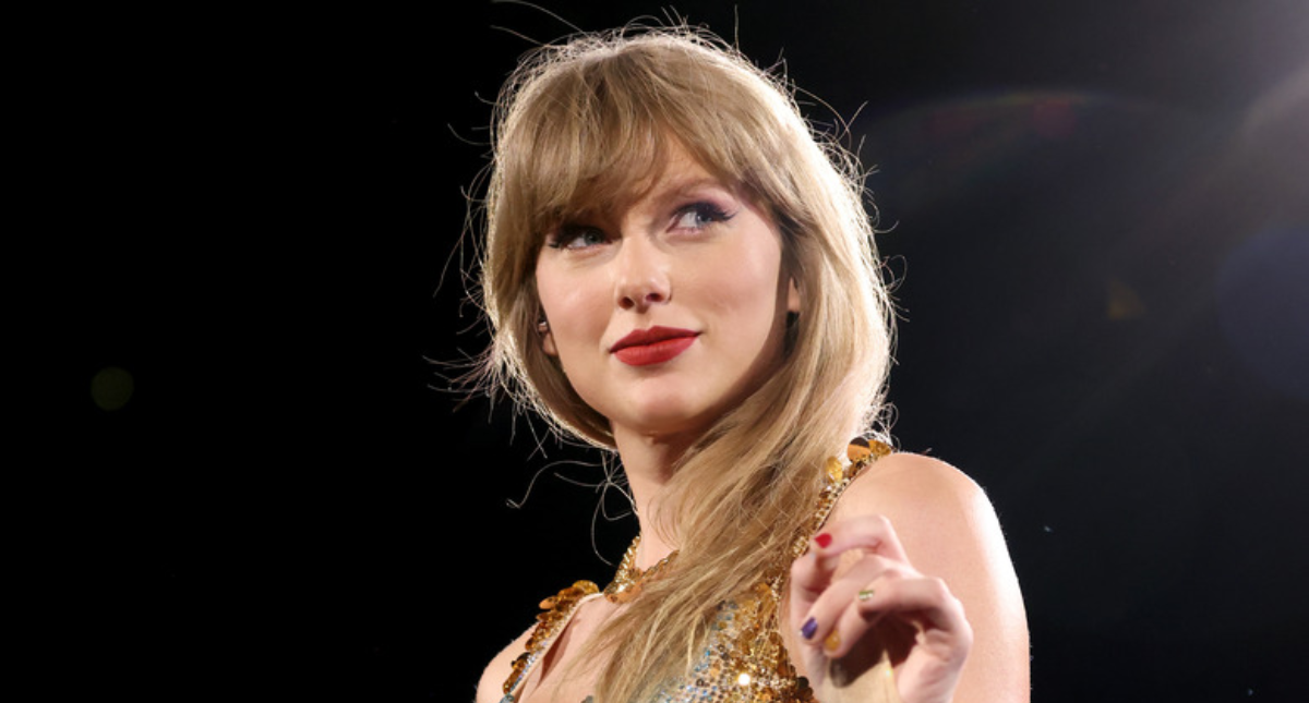 Taylor Swift’s Epic Evolution: How She Became a Pop Icon from a Country Star