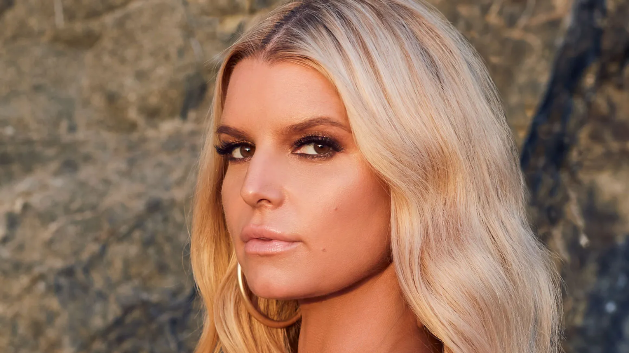 Jessica Simpson’s Makeup-Free Selfie with Lookalike Daughter Byrdie is the Sweetest Thing You’ll See Today