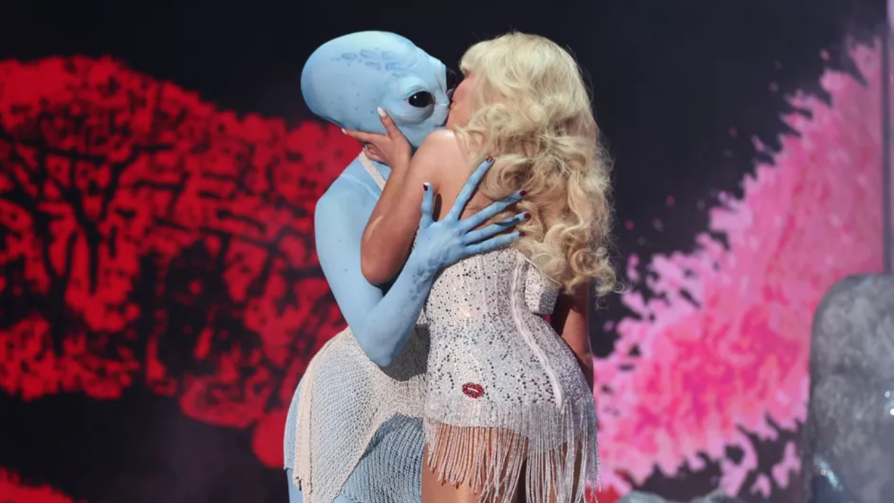 Britney Spears Asks: Why Did Sabrina Carpenter Kiss an Alien at the VMAs?