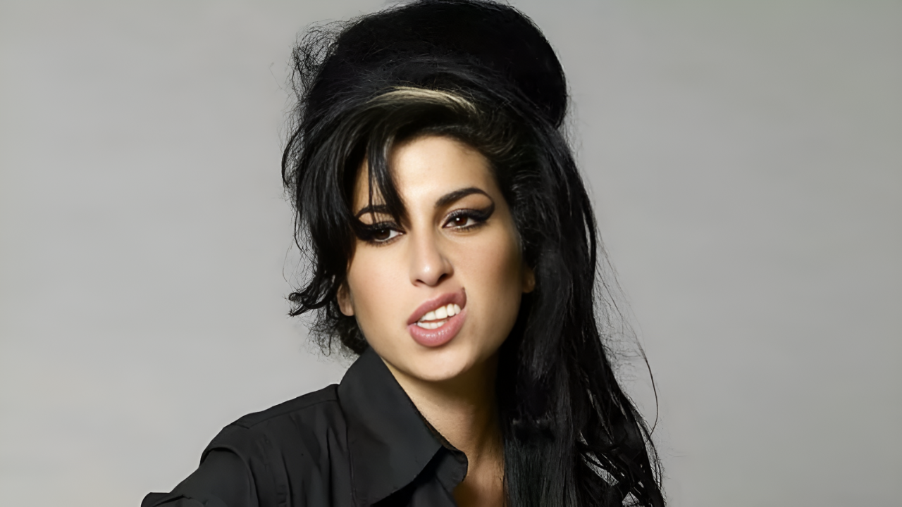 Amy Winehouse Sexuality Unveiled: How She Embraced Love Beyond Gender